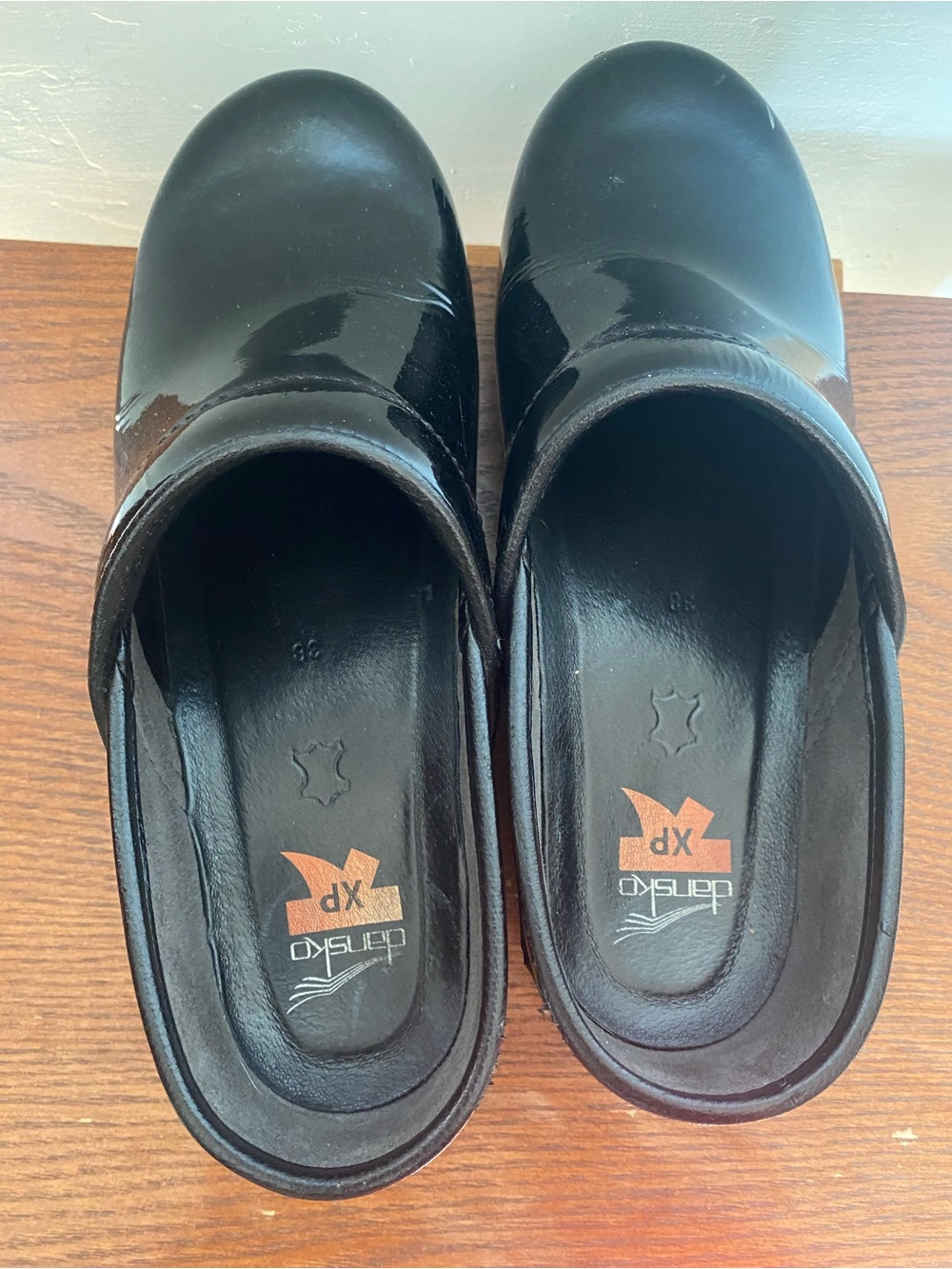 Dansko XP Professional Black Patent Clogs - Size 38 (US 7.5-8) - Picture 9 of 9